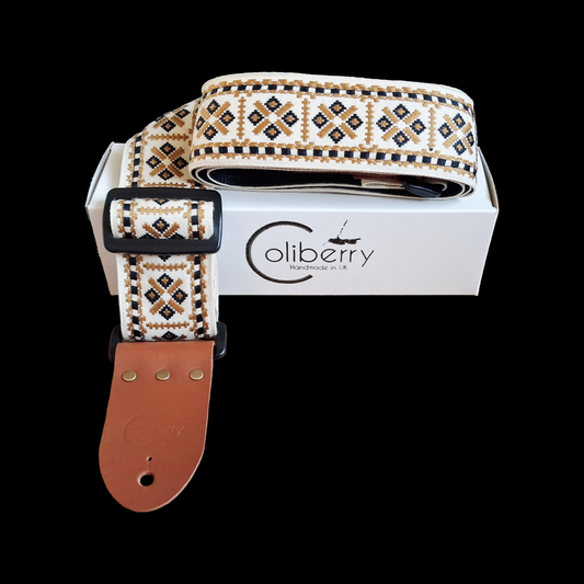 'Valkyria' handmade guitar strap in beige. Adjustable.
